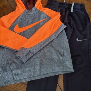 Boys Nike sweatsuit